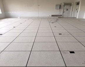 學校多媒體教室鋪設防靜電地板